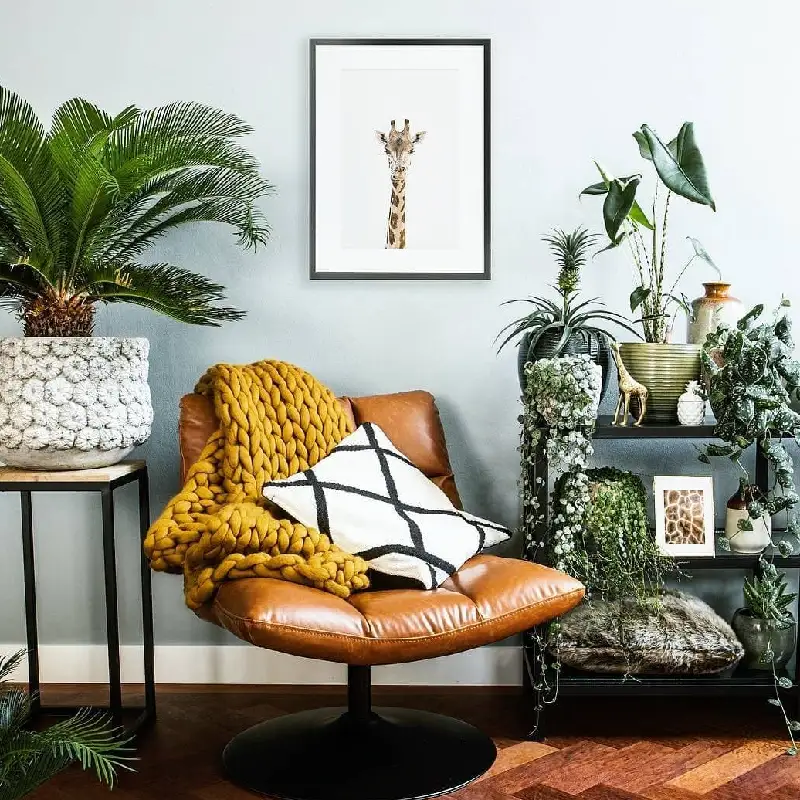 New Pleather chair with a white and black cushionroject